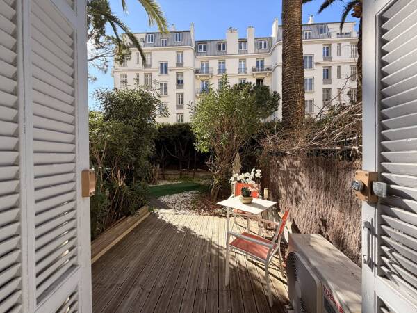 Appartement  - 2 pièces  - 43.0 m2 -  249 000 € - À vendre 
