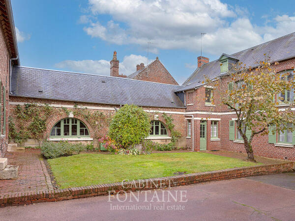 PROPRIÉTÉ RARE A FORT POTENTIEL À CREVECOEUR-LE-GRAND