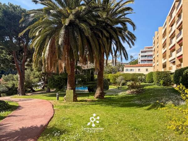 Nice - Magnan - 2 pièces avec terrasse dans résidence avec piscine