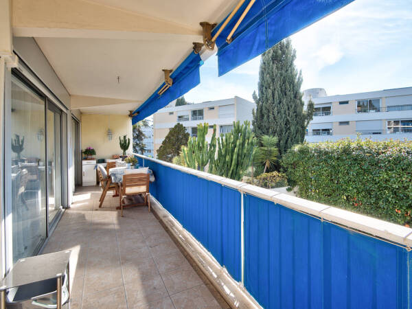 Appartement  - 4 pièces  - 80.64 m² -  380 000 € - À vendre 