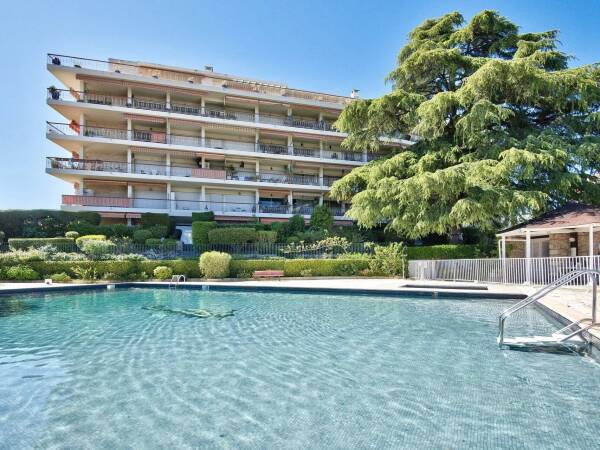 Appartement  - 3 pièces  - 92.0 m² -  440 000 € - À vendre 