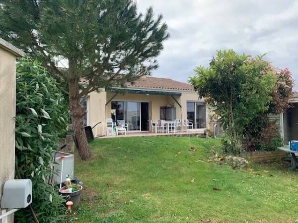 NUE PROPRIÉTÉ À NIEUL-LÈS-SAINTES