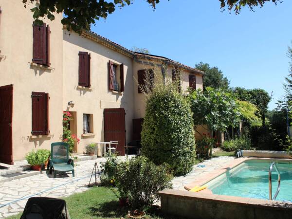 Brignoles : Bastide de Maître du XIXe siècle – Emplacement Stratégique & Cachet Historique