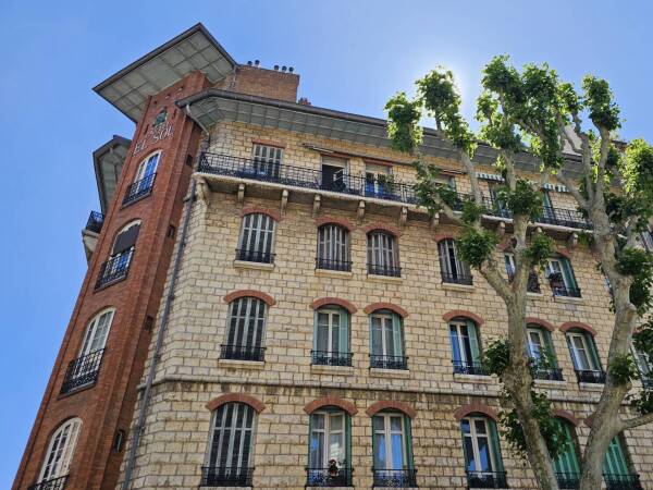 Appartement  - 4 pièces  - 96.3 m2 -  358 000 € - À vendre 