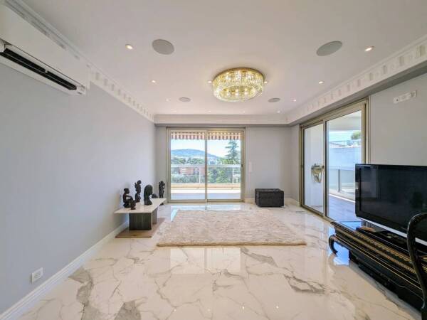 Appartement  - 4 pièces  - 110.24 m² -  730 000 € - À vendre 