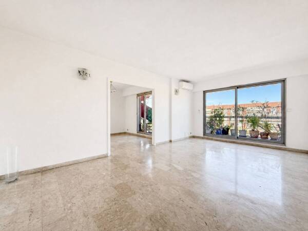 Appartement  - 5 pièces  - 108.16 m² -  695 000 € - À vendre 