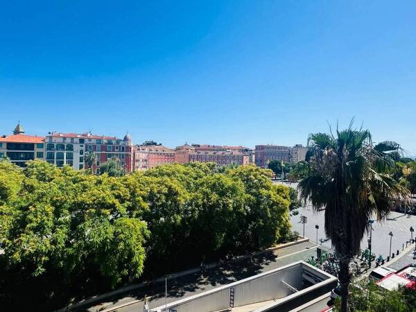 Appartement  - 4 pièces  - 103.74 m² -  1 190 000 € - À vendre 