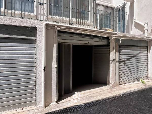 Nice - Thiers - Garage fermé avec stockage additionnel
