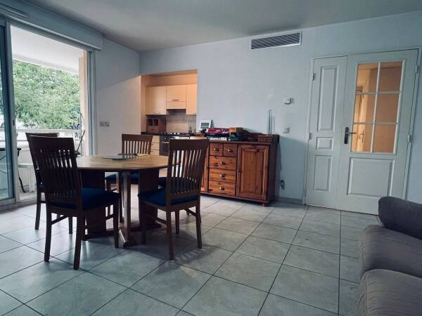 CAGNES/MER - 2 pièces avec terrasse, cave et garage