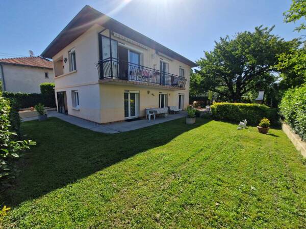 Maison de 140 m² dans un bel environnement proche Commanderie