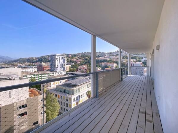 Appartement  - 4 pièces  - 73.3 m2 -  330 000 € - À vendre 