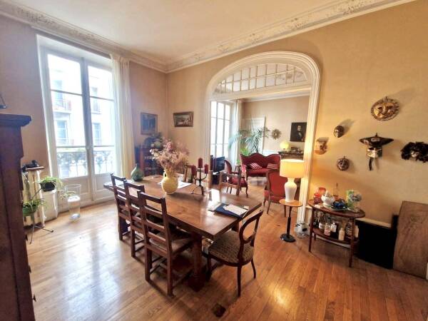 Superbe appartement haussmannien de 143 m² au cœur de Grenoble