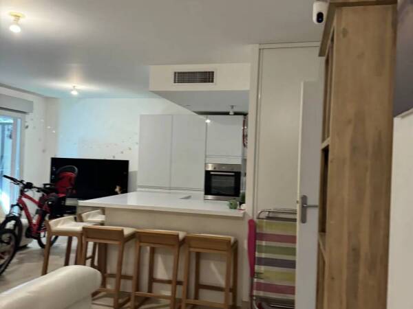 Appartement  - 3 pièces  - 70.0 m2 -  550 000 € - À vendre 