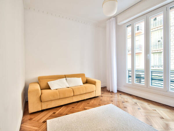 Appartement  - 2 pièces  - 57.4 m2 -  350 000 € - À vendre 