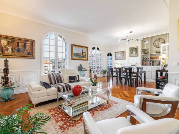 Appartement  - 4 pièces  - 130.02 m2 -  1 390 000 € - À vendre 