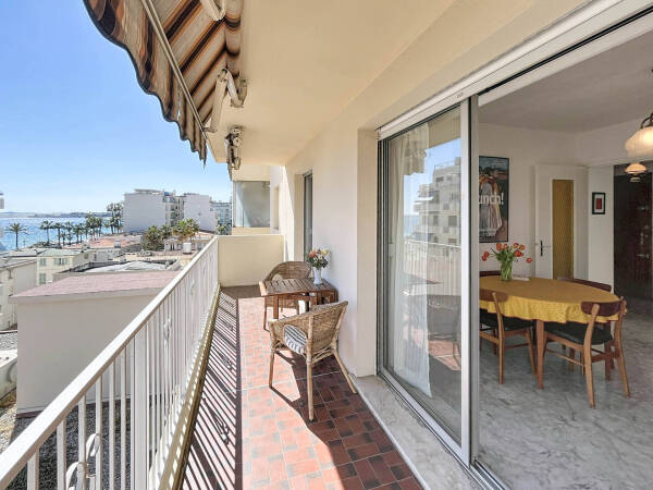 Appartement  - 2 pièces  - 42.81 m² -  285 000 € - À vendre 