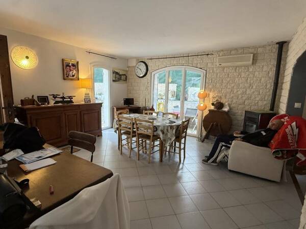 Viager Libre - Villa à Six Fours les Plages - F 79ans
