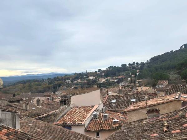 COTIGNAC Vue exceptionnelle pour ce duplex + studio indépendant