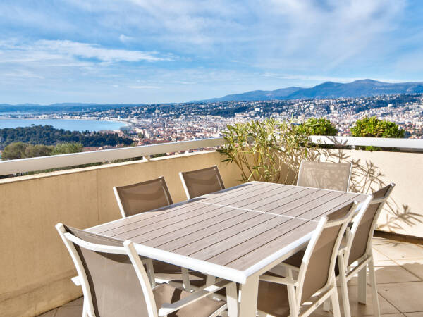 Appartement  - 4 pièces  - 103.37 m² -  1 290 000 € - À vendre 