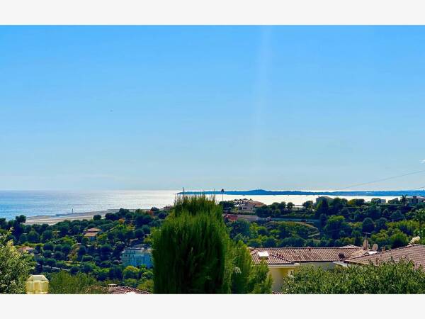 Appartement  - 4 pièces  - 112.0 m2 -  849 000 € - À vendre 