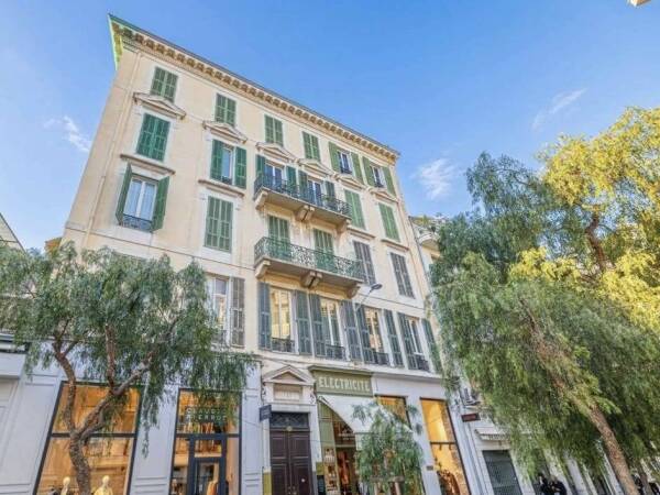 Appartement  - Studio  - 20.0 m² -  235 000 € - À vendre 