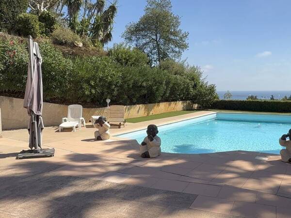 VIAGER Occupé - Propriété Vue Mer 180° sur Baie d'Antibes H80ans et F75ans