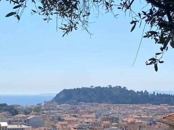 Maison  - 4 pièces  - 100.0 m2 -  665 000 € - À vendre 