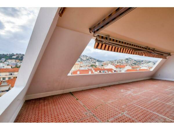 Appartement  - 4 pièces  - 114.14 m2 -  650 000 € - À vendre 