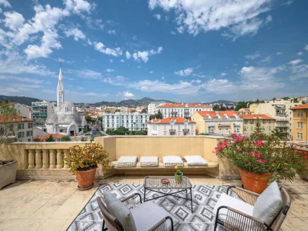 NICE - LIBERATION - Appartement Dernier Étage / Grande Terrasse avec Vue Panoramique/ Garage