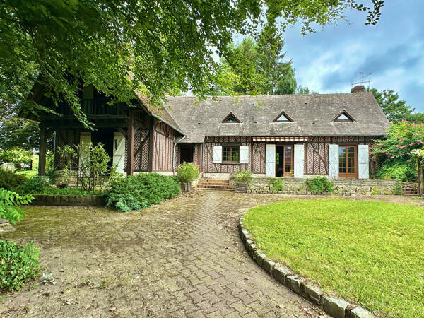 Maison de 150m² sur un terrain de 2032m² + 2 garages