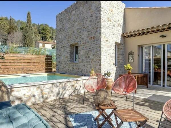 Maison Provençale, 3 chambres, au Charme Authentique avec Piscine et Performances Énergétiques Optimales à Montfort-sur-Argens