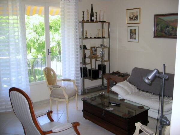 Viager Libre Pertuis - Appartement F3 62 m² - Bouquet 36 000€ - Rente 1 250€