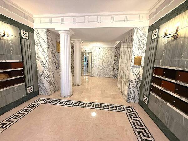 A VENDRE NICE 2 PIECES AVEC TERRASSE