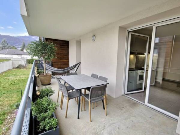 Bel appartement T2, grande terrasse à ECHIROLLES