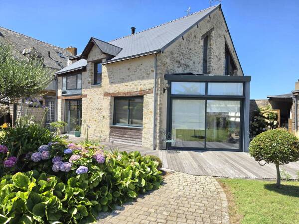 Belle demeure d'architecte vendue en viager occupé à GUÉRANDE