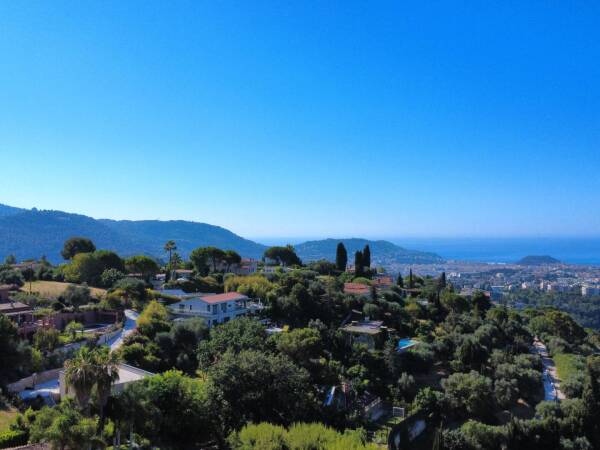 Terrain  - 1967.0 m² -  990 000 € - À vendre 