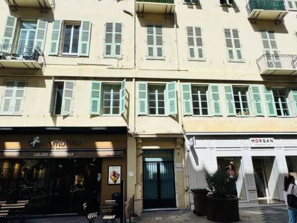 Appartement  - 2 pièces  - 44.15 m² -  350 000 € - À vendre 