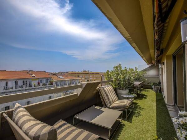 Appartement  - 4 pièces  - 107.0 m² -  760 000 € - À vendre 