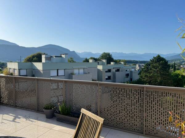 Appartement T4 de 85 m² avec vue dégagée et terrasse de 57 m²