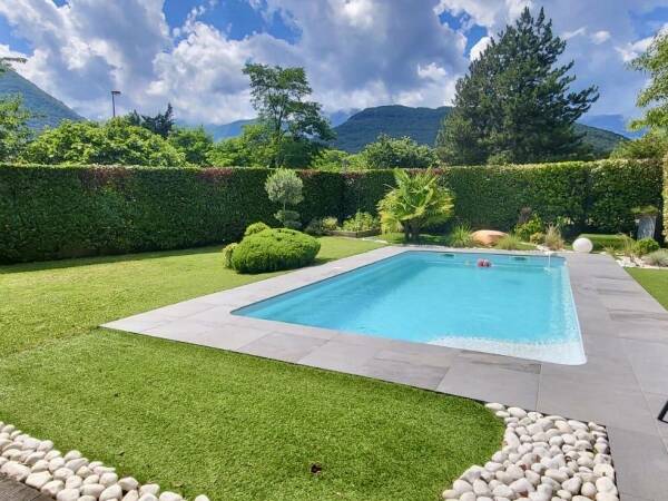 Propriété contemporaine avec belles prestations à 20 min de Grenoble