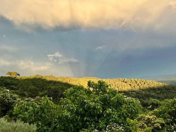VILLA DE CHARME COTIGNAC- ESPRIT MAISON D'ARTISTE