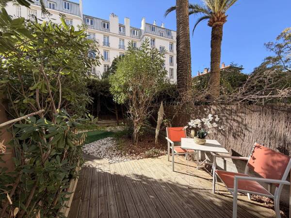 Appartement  - 2 pièces  - 43.0 m2 -  249 000 € - À vendre 