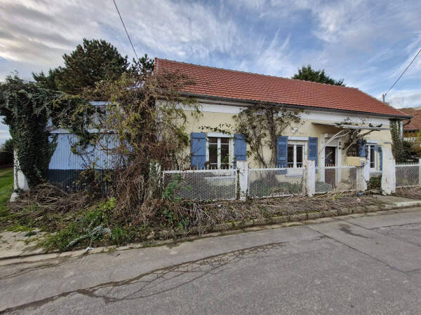 Maison  avec gîte à Cappy ( 80172 )