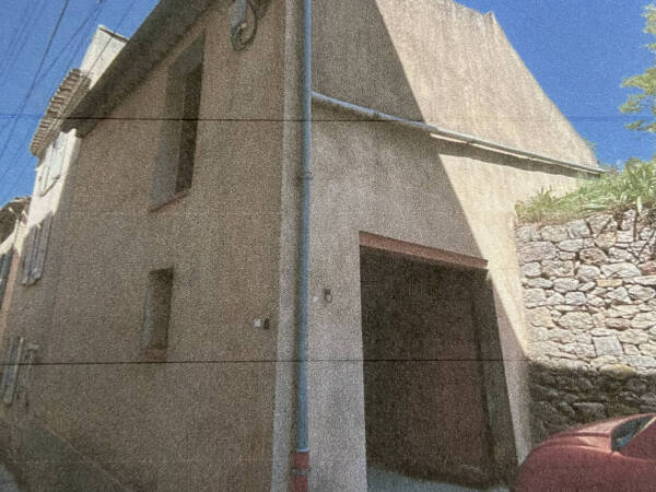 Parking à Montfort-sur-Argens