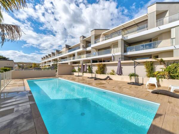 Appartement  - 3 pièces  - 82.0 m2 -  630 000 € - À vendre 