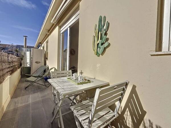 Nice Carré d'Or - STUDIO AVEC TERRASSE AU CALME