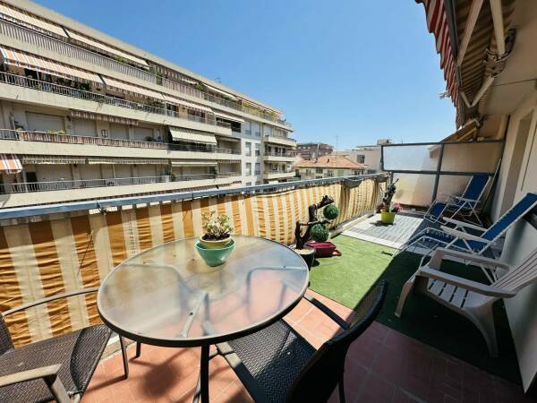 F1 A VENDRE NICE PARC IMPERIAL