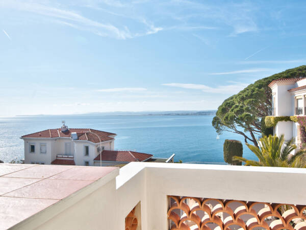 Maison  - 4 pièces  - 130.39 m² -  1 950 000 € - À vendre 