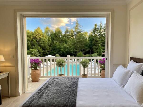 Murs + Fonds Hotel restaurant 4* Aveyron