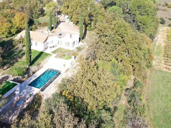 Havre de paix entre modernité et nature – Villa d'exception à Bras